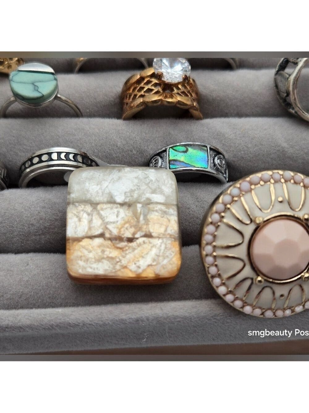 Lot of 35 Assorted Rings Mixed Sizes & Colors Fashion Jewelry - Picture 10 of 13